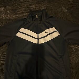 Nike Men's Black and White Windbreaker